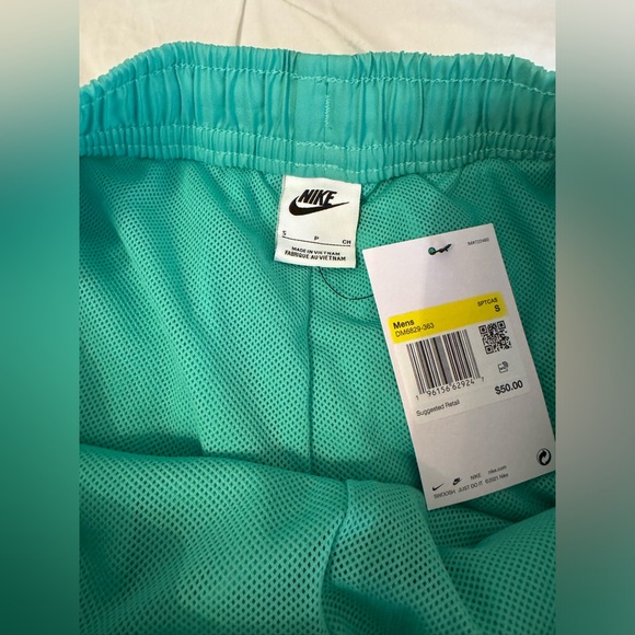 Nike Men’s Shorts- Size S- Green NWT - Picture 2 of 5